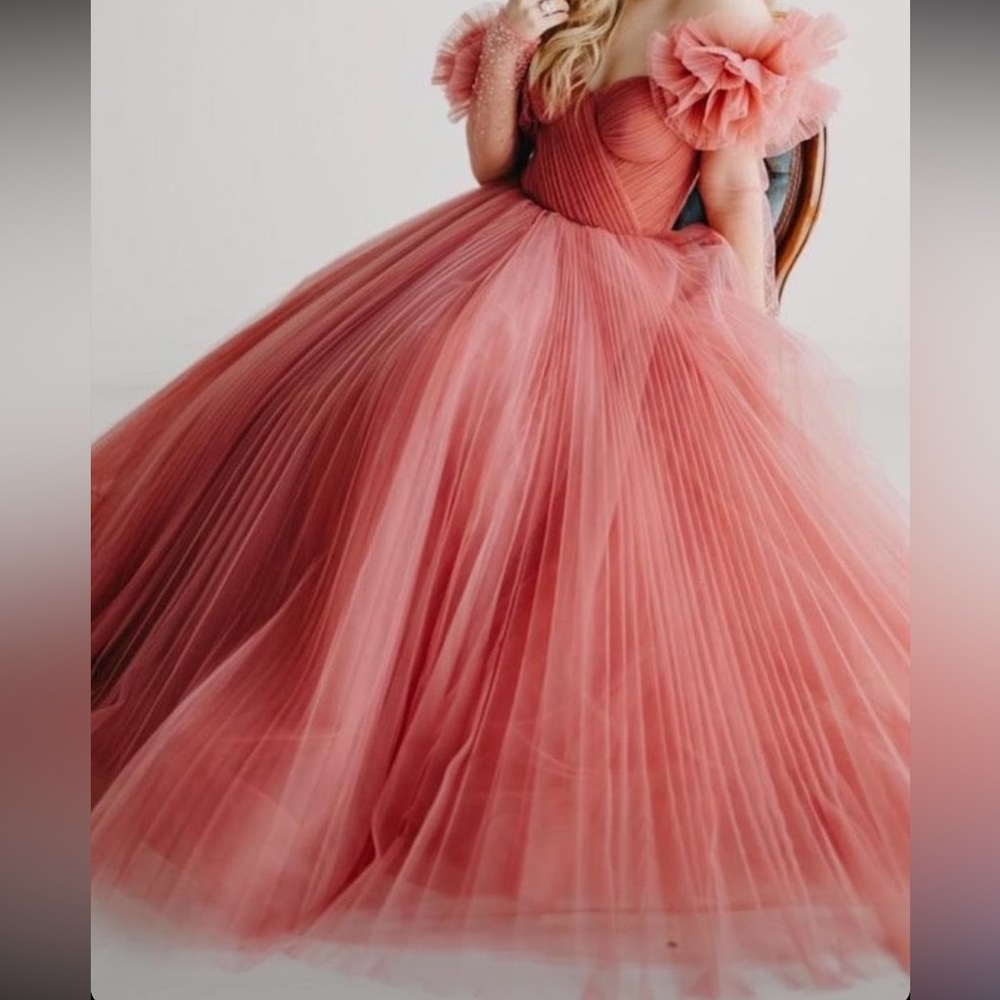Gorgeous Tarik Ediz Formal Dress, Size 0, Dusty Rose